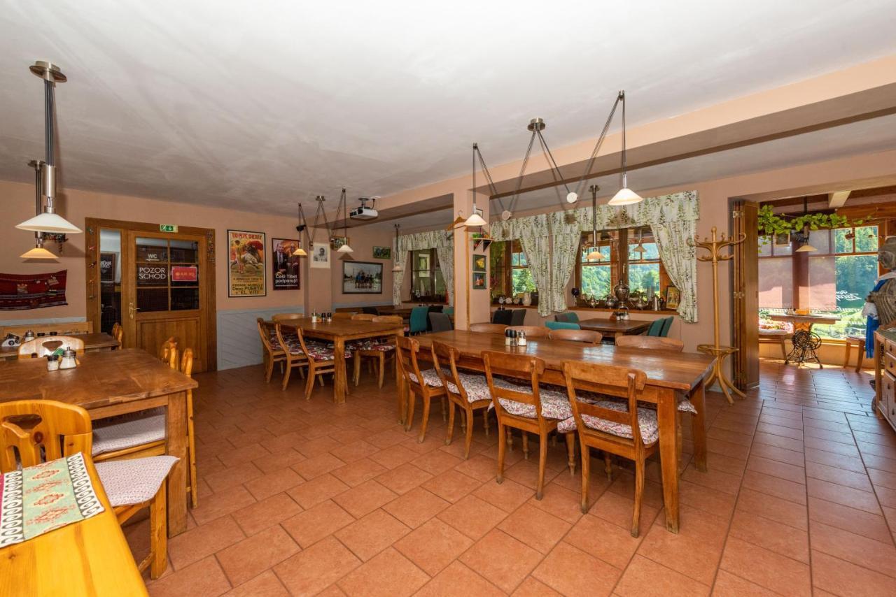 Hotel Modrin Pec pod Snezkou Esterno foto