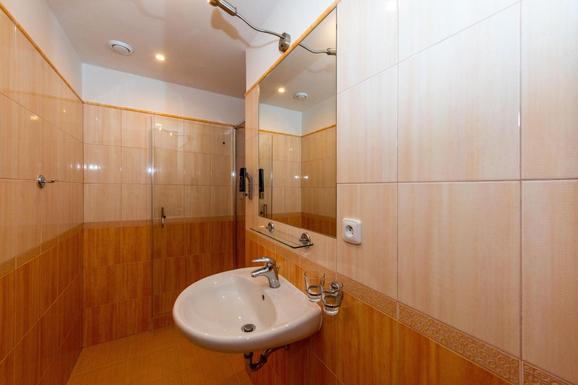Hotel Modrin Pec pod Snezkou Esterno foto